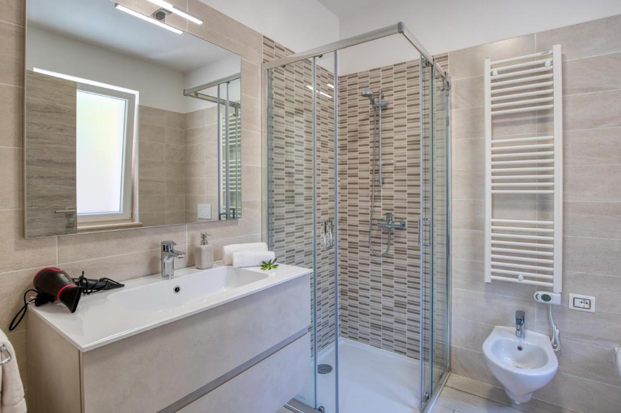 מאלצ'סינה Pinini Country Apartments מראה חיצוני תמונה