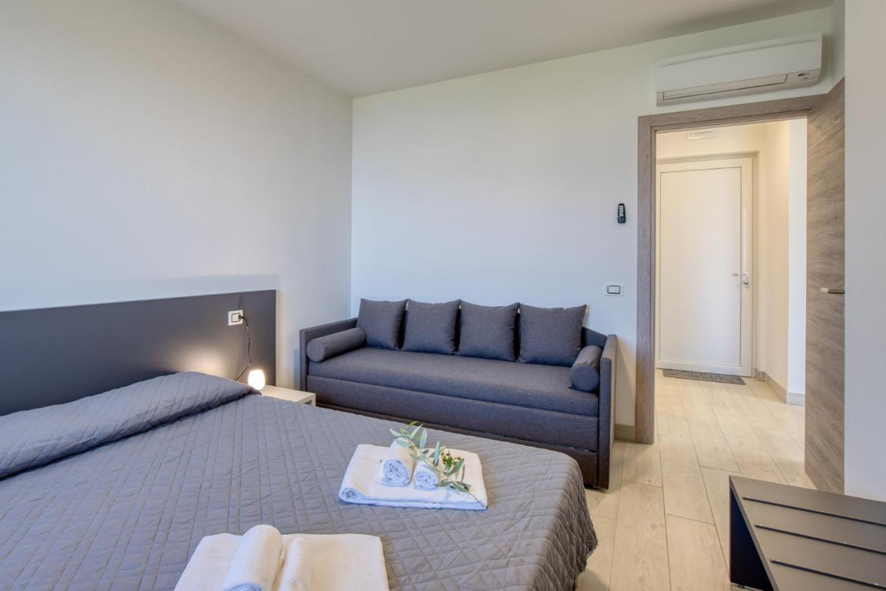 מאלצ'סינה Pinini Country Apartments מראה חיצוני תמונה
